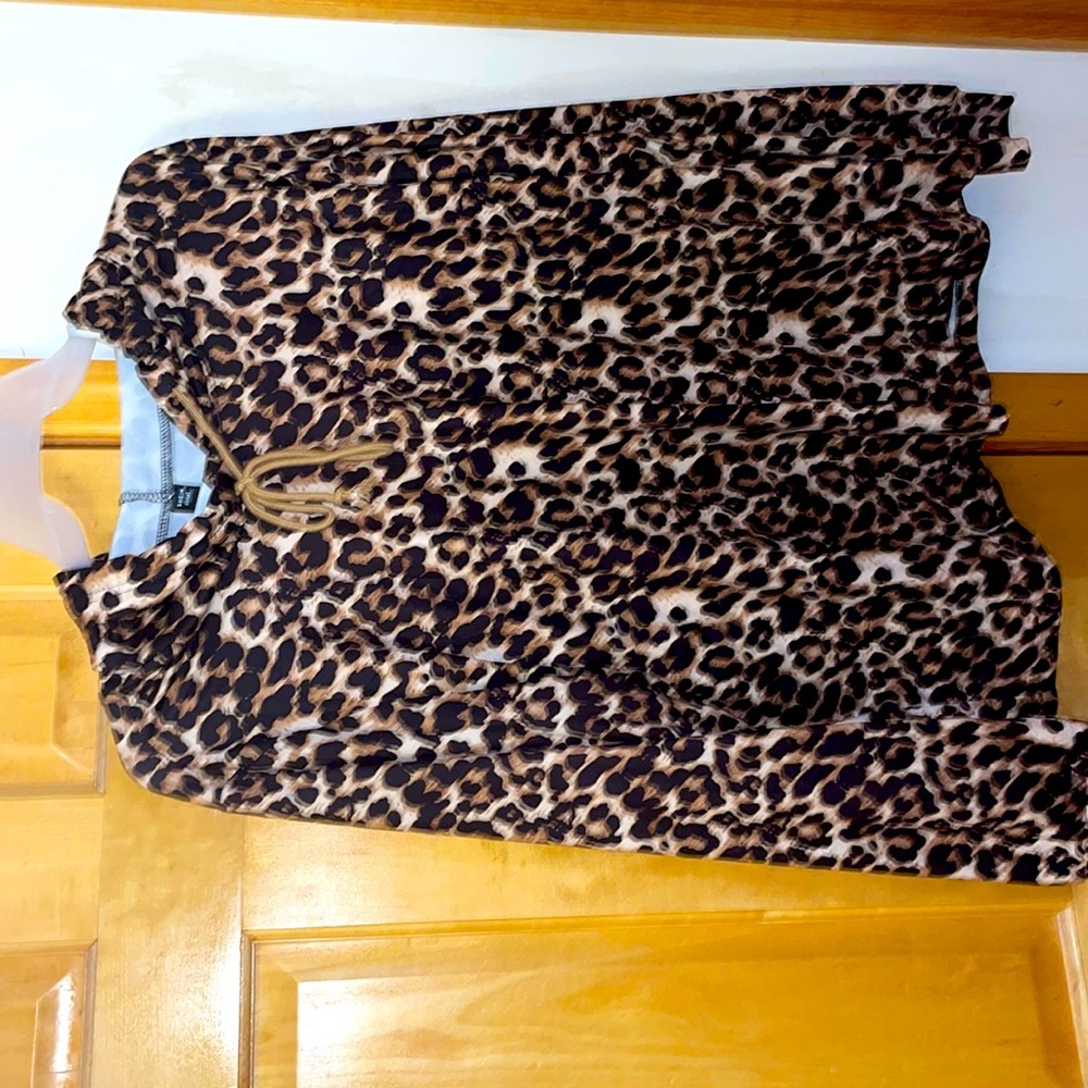 Plus size dry fit leopard hoodie